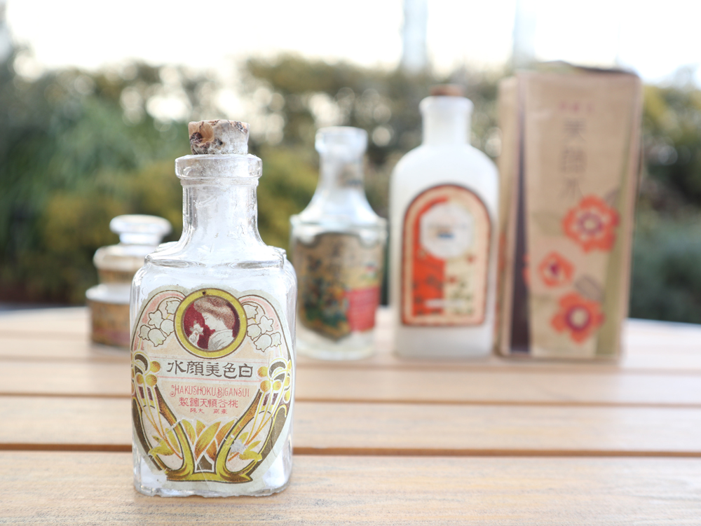 希少品】戦前 未使用品 桃谷順天堂 白色美顔水 ガラス瓶 化粧瓶